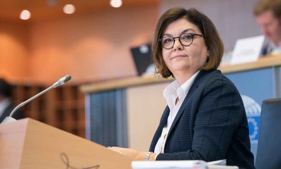 Adina Valean commissioner