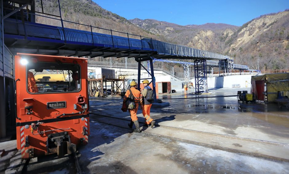 Chiomonte: cantiere del tunnel geognostico della Maddalena                         fotografia di Michele