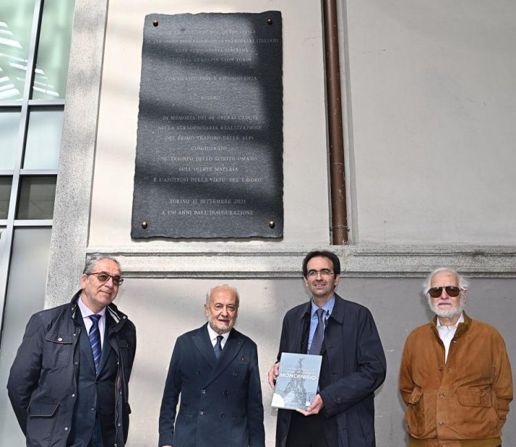 Lapide Frejus 150 Torino Porta Nuova