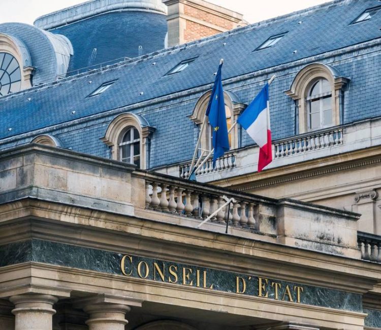 Illustration .
Façade du conseil d'état .