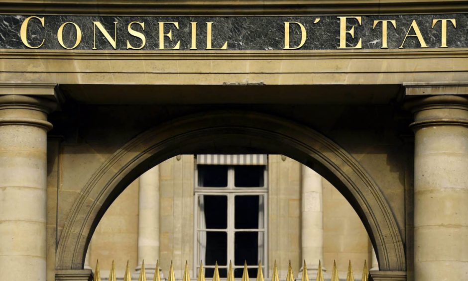 ©PHOTOPQR/L'EST REPUBLICAIN ; ADMINISTRATION - INSTITUTION PUBLIQUE - CONSEIL D'ETAT - HAUTE JURIDICTION ADMINISTRATIVE - GOUVERNEMENT - LOI - DECRET - LITIGE. Paris 17 février 2016.
Le Conseil d'État exerce deux missions historiques : conseiller du Gouvernement pour la préparation des projets de loi, décret..., il est aussi le juge administratif suprême qui tranche les litiges relatifs aux actes des administrations. Le Conseil d'État a également pour mission de gérer l'ensemble de la juridiction administrative.
PHOTO Alexandre MARCHI. (MaxPPP TagID: maxstockworld339823.jpg) [Photo via MaxPPP]