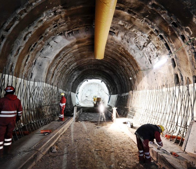 operai tunnel sicurezza