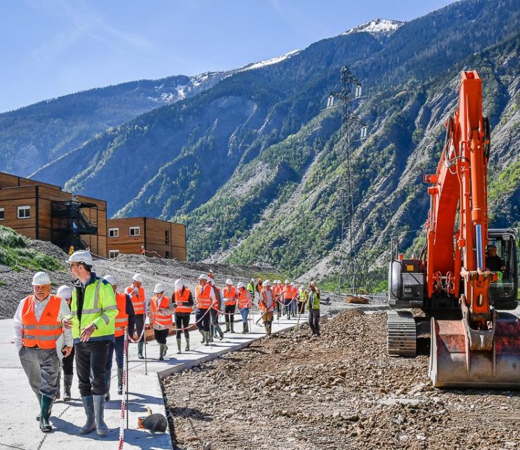visite senateurs 27 avril 2022-Montdenis